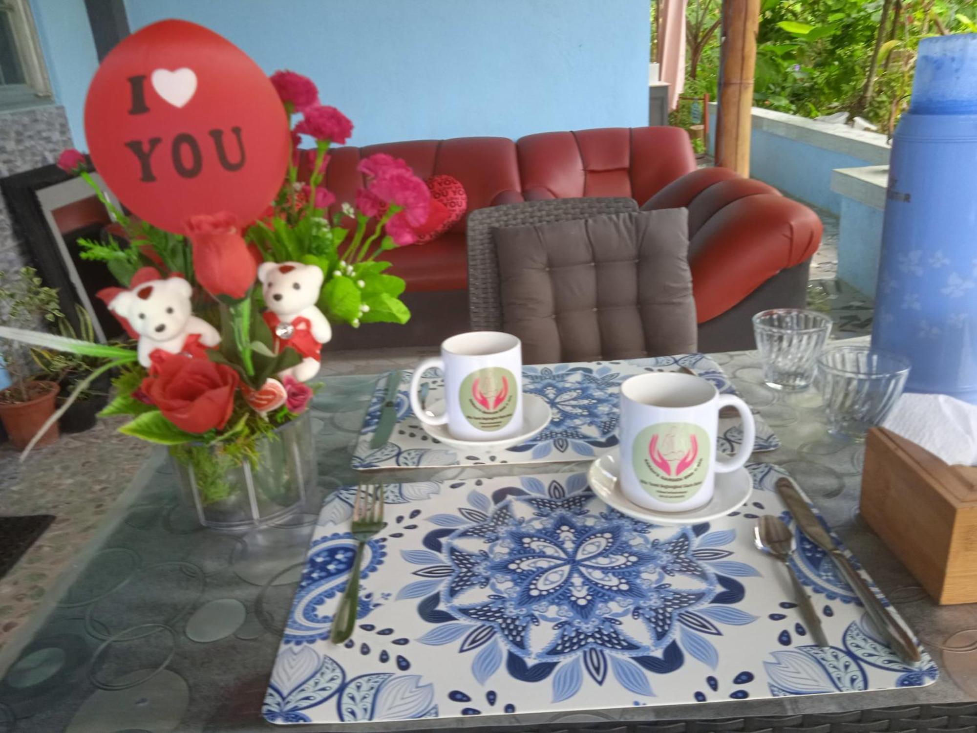 Sarah'S Garden Bnb & Spa Bed & Breakfast Clarin  Exterior photo
